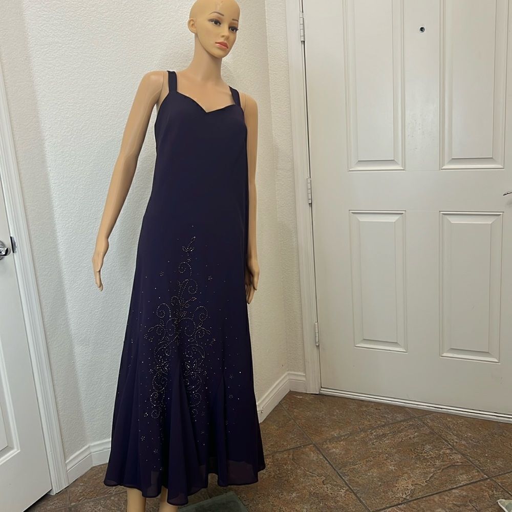 R&M Richards Plum Purple Dress Sleeveless Metallic Floral Beaded Maxi Lined